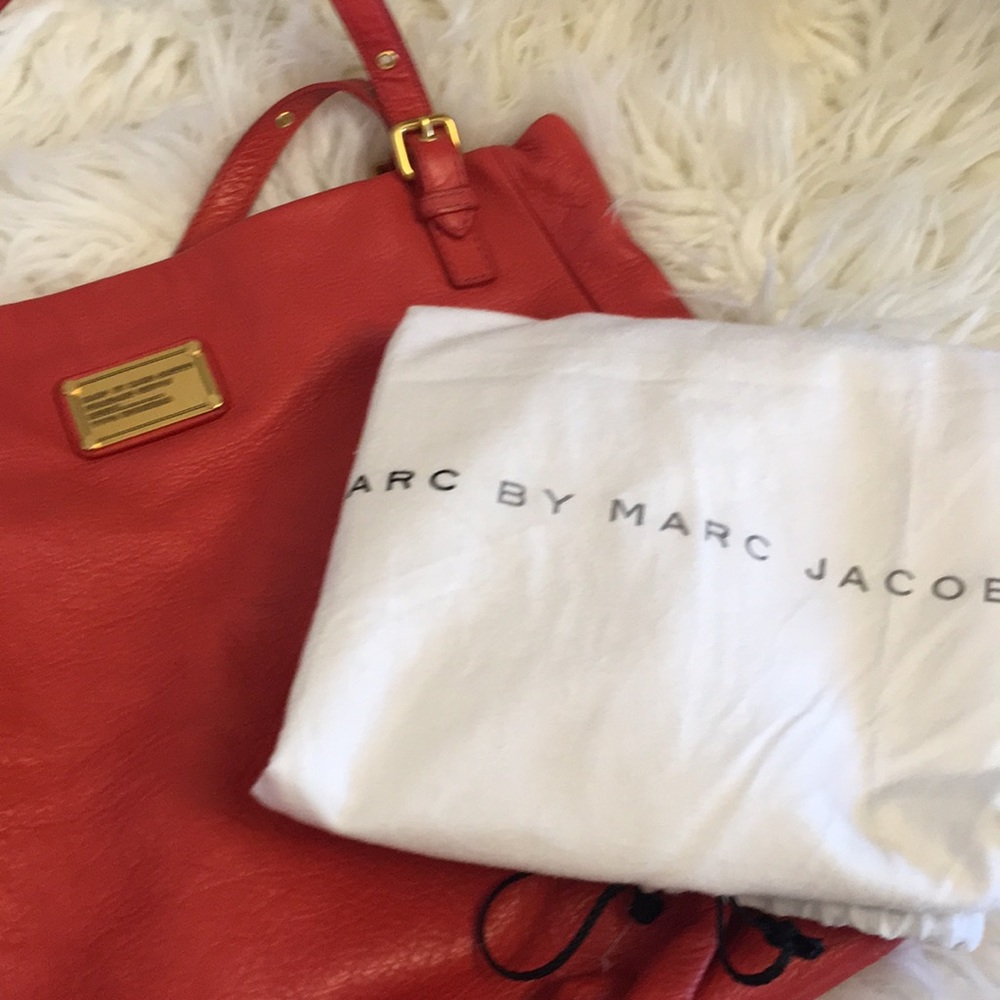 Marc by Marc Jacobs Dark Coral Leather Handbag - Picture 5 of 10